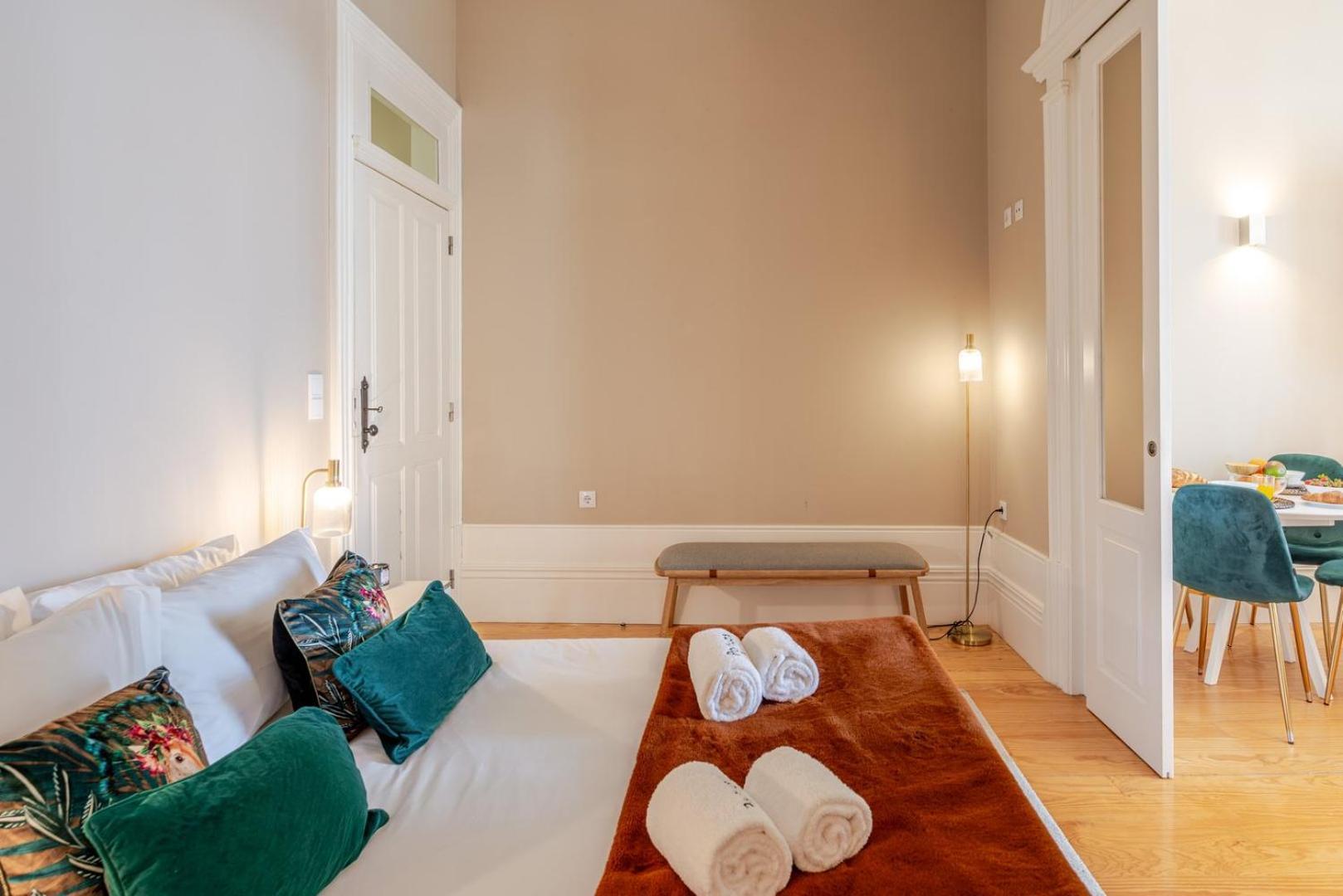 Apartamento Classic Meets Modern - Downtown Balcony Retreat Porto