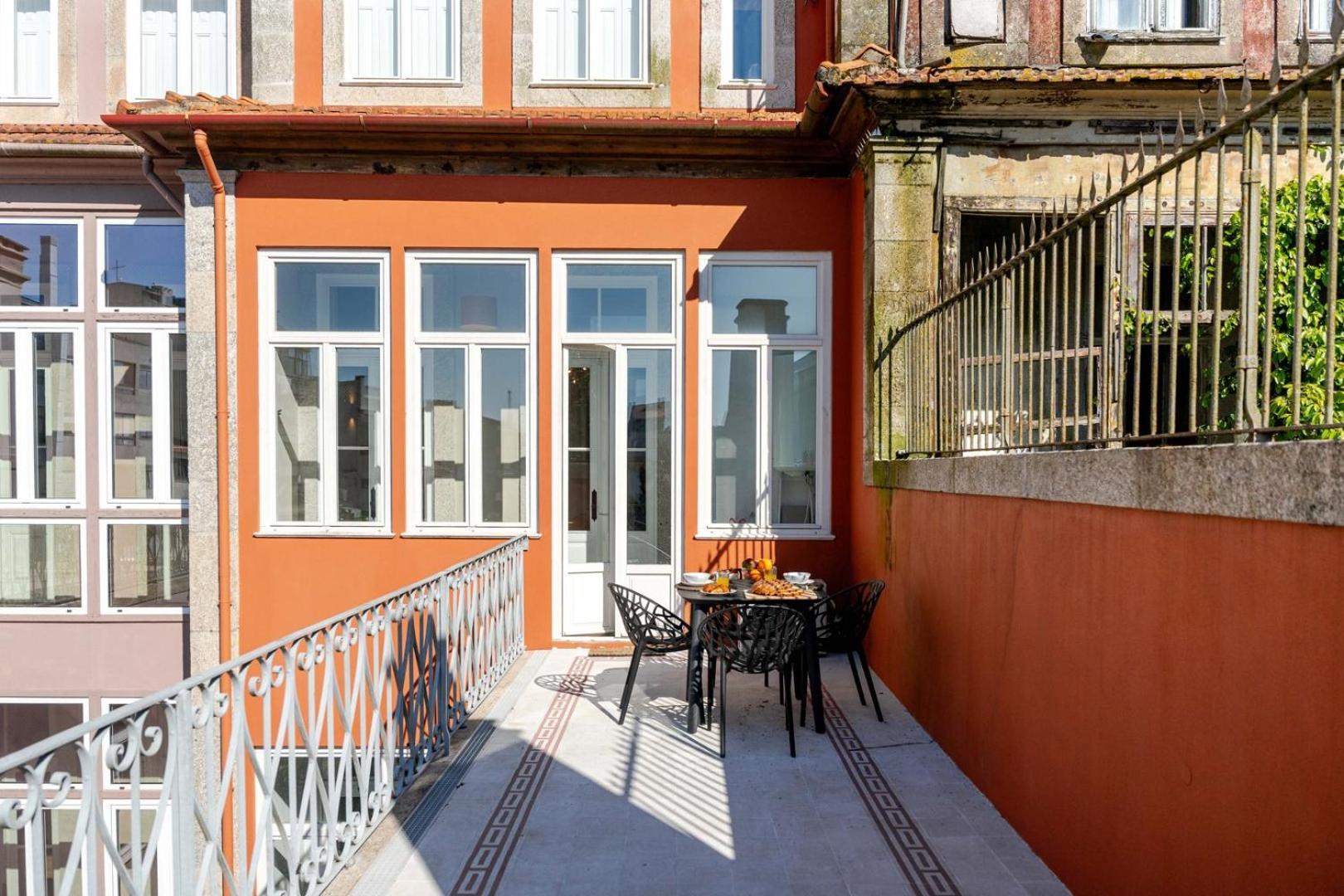 Apartamento Classic Meets Modern - Downtown Balcony Retreat Porto