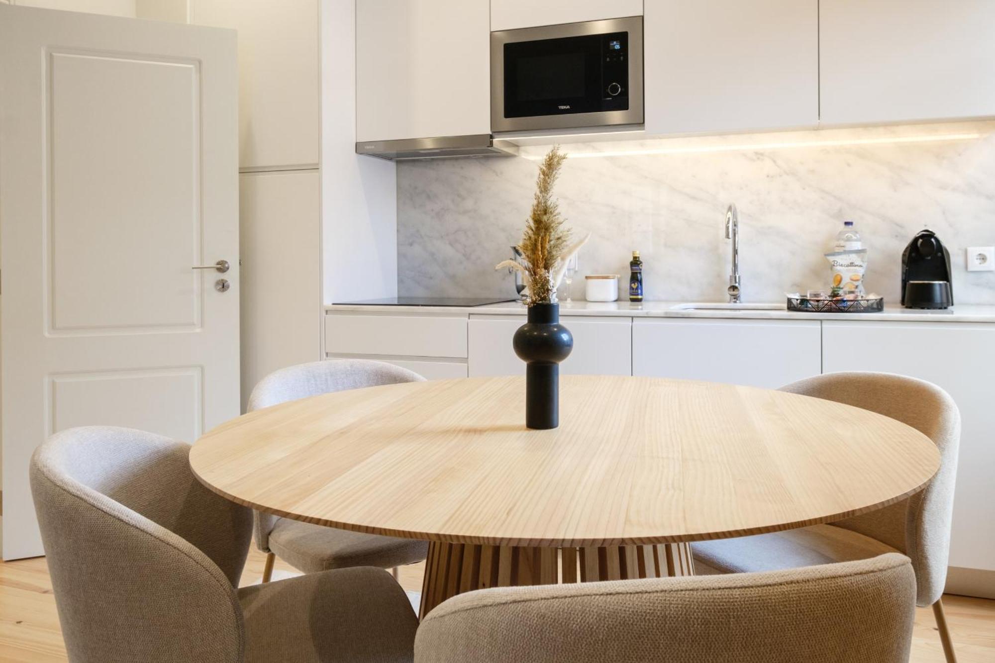 Art Deco 22 Luxury 2br Downtown Metro Ac Porto