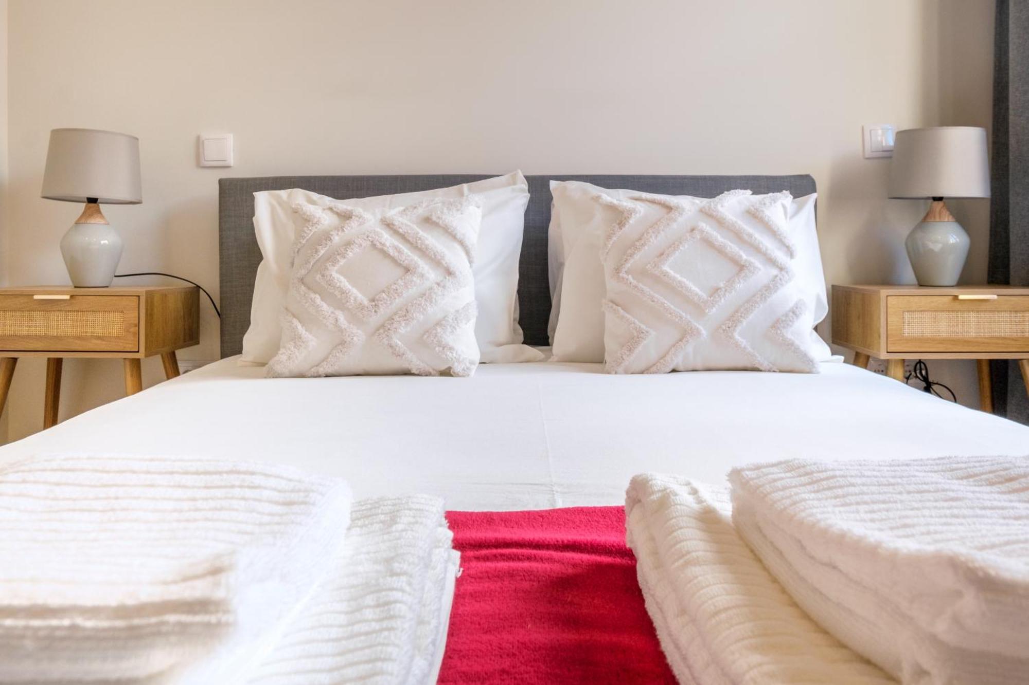 Art Deco 22 Luxury 2br Downtown Metro Ac * Porto