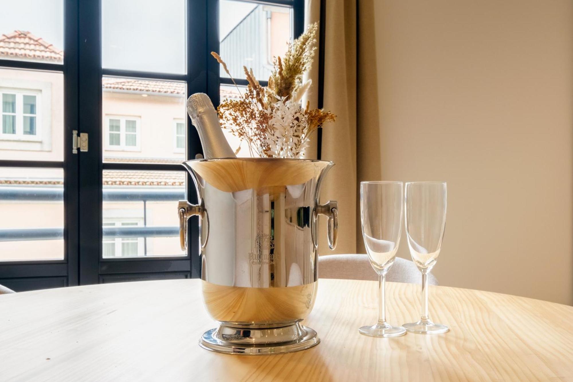 Apartment Art Deco 23 Luxury 2br Downtown Metro Ac Porto