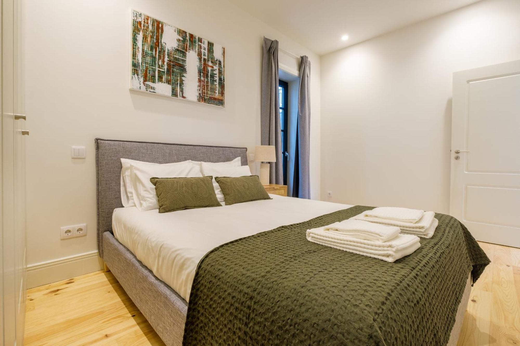 Art Deco 23 Luxury 2br Downtown Metro Ac Apartment