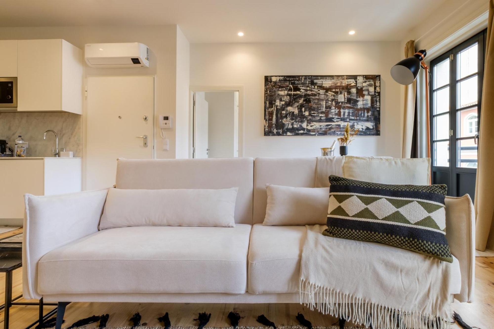 Art Deco 23 Luxury 2br Downtown Metro Ac Apartment *