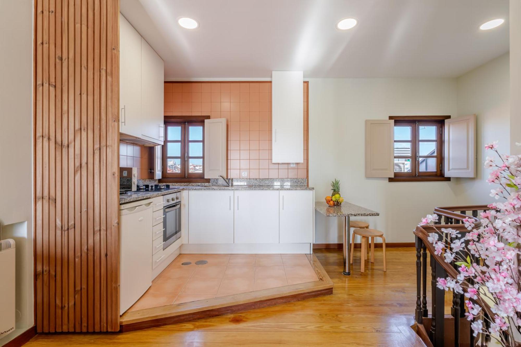 Hostwise - Stylish Flat With Balcony Apartment Porto