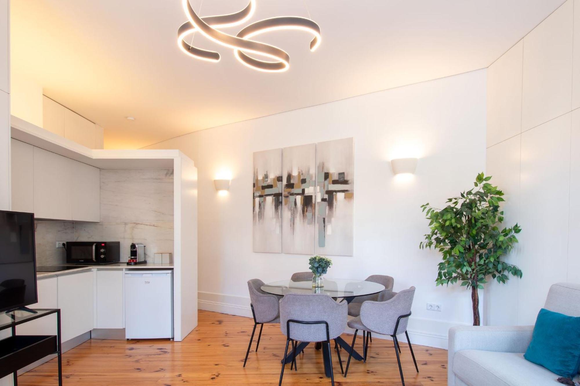 Bright Flat Few Steps To Aliados Av By Lovelystay *