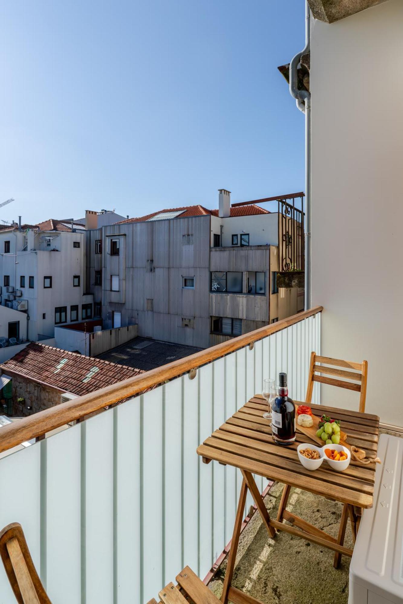 Hostwise - Stylish Flat With Balcony Apartment Porto