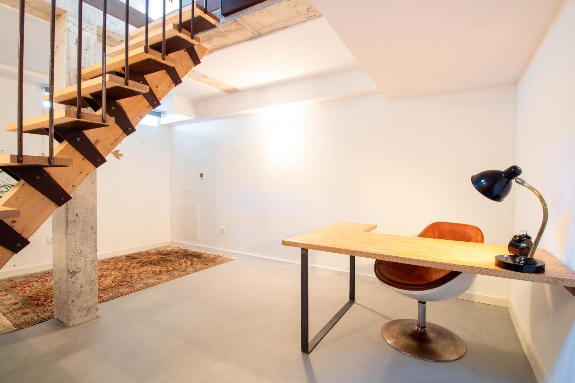 Stylish Triplex By Lovelystay Appartement