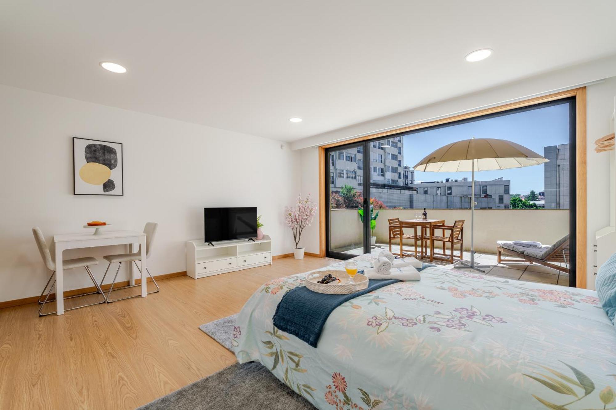Host Wise Stylish With Garage *