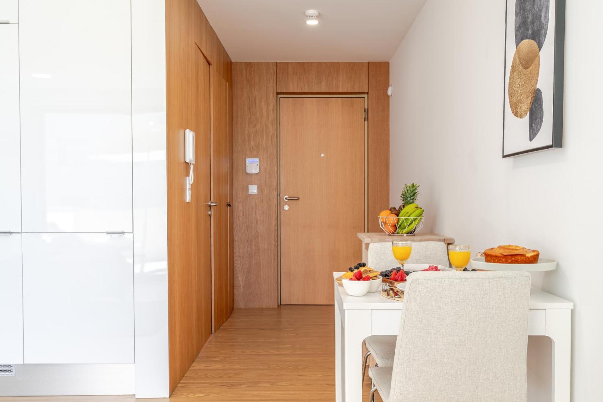 Host Wise Stylish With Garage Appartement *
