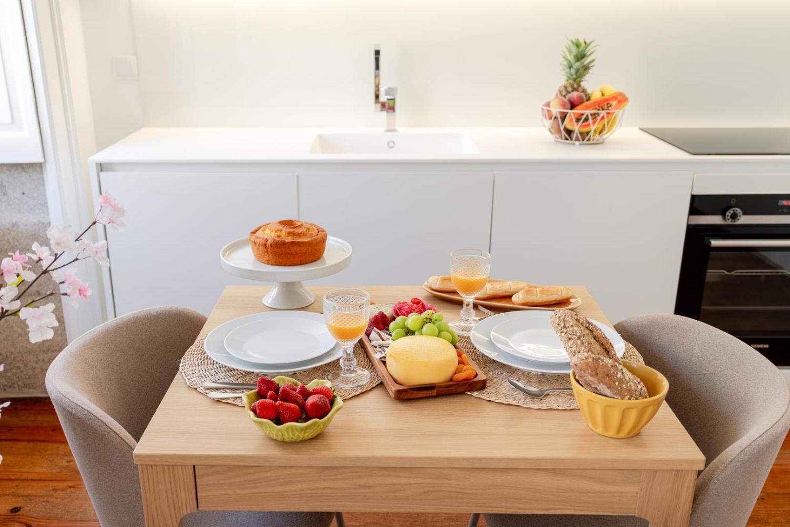 Hostwise - Bright Flat In Historic Foz House Apartment Porto