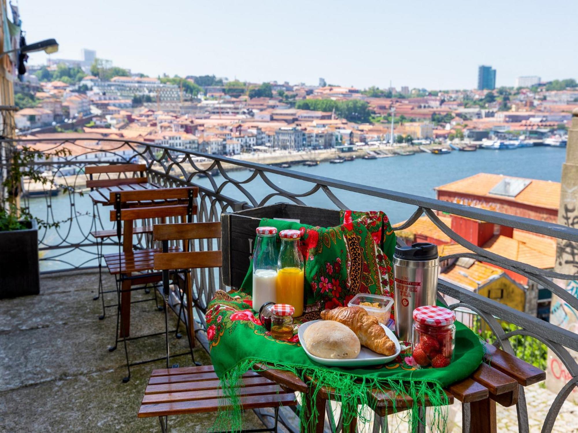 Stylish For Three Guests Porto
