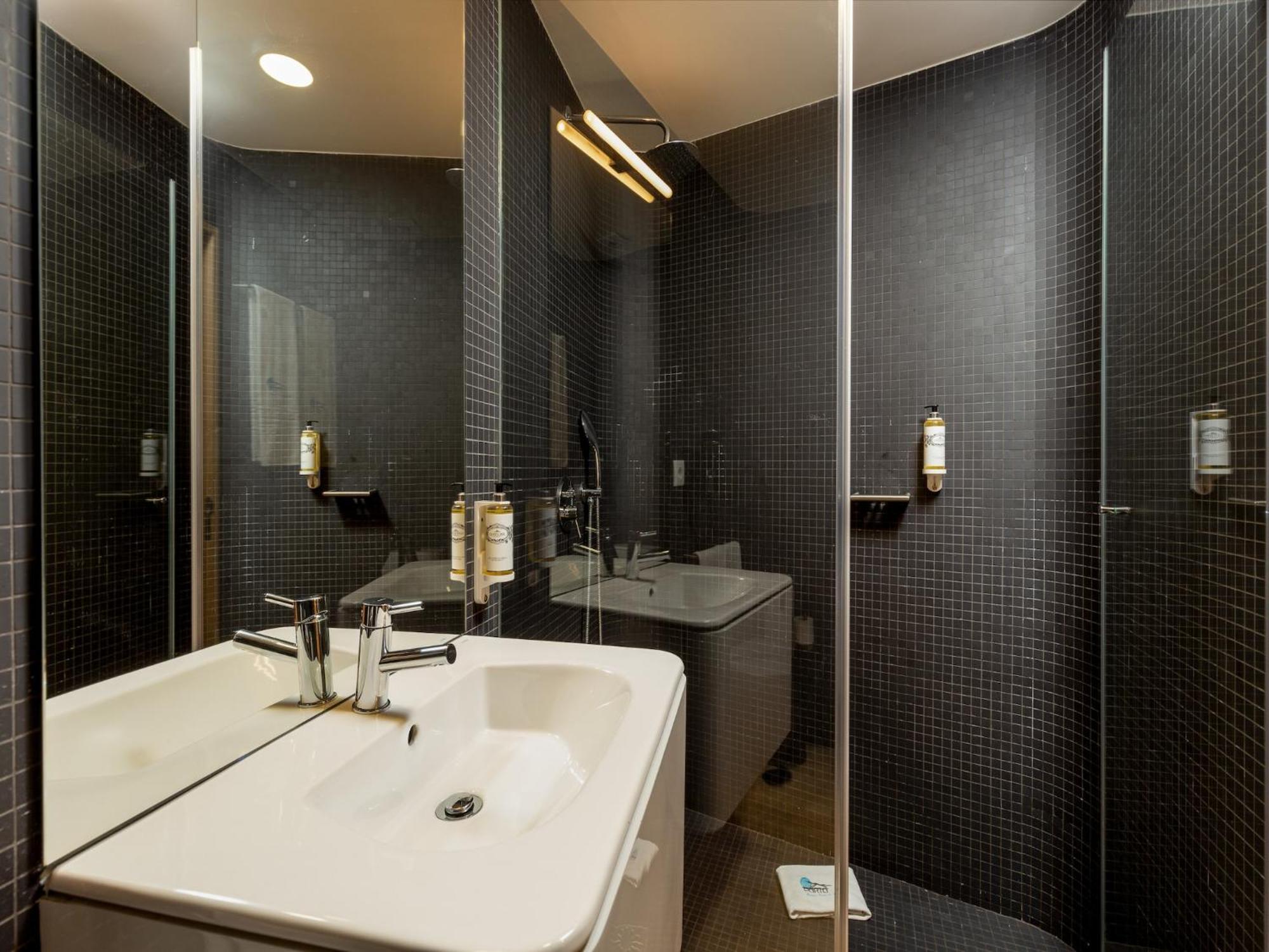 Apartment Stylish For Three Guests Porto