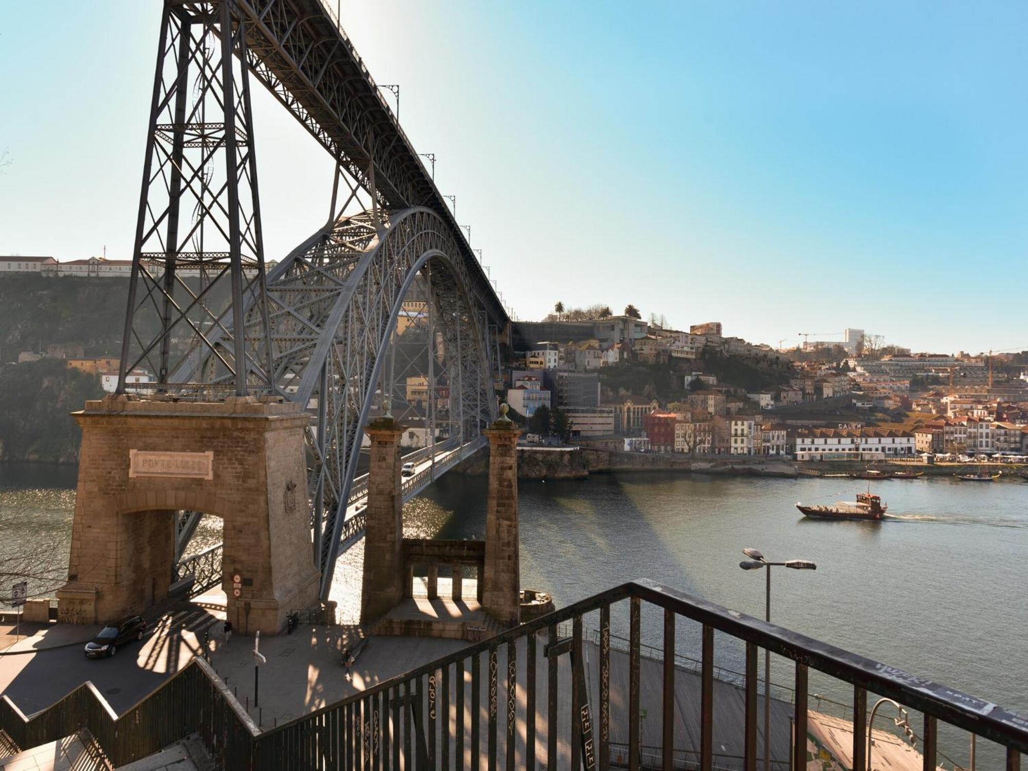 Stylish For Three Guests Apartment Porto