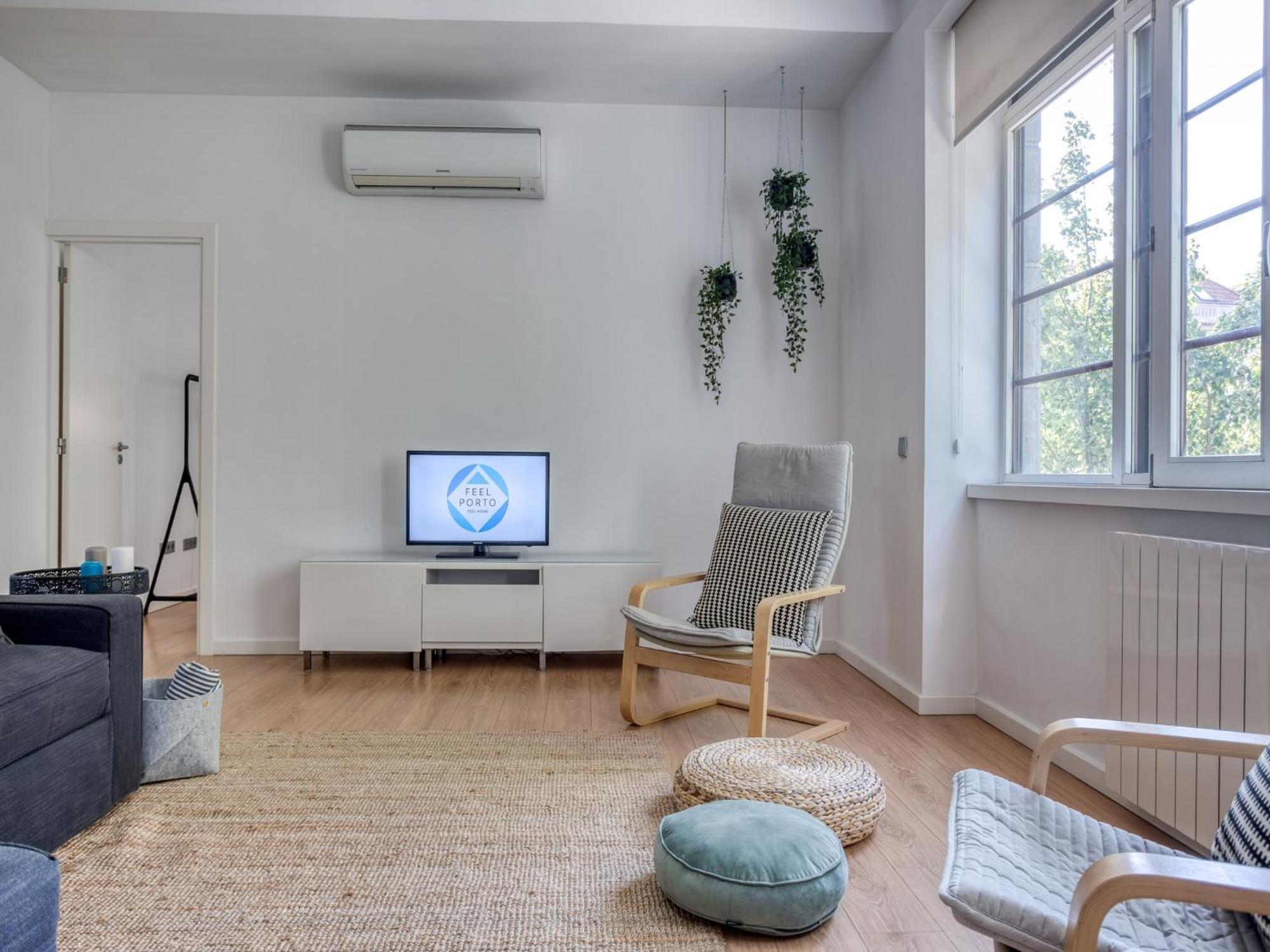 Spacious Near Bolhao Market *