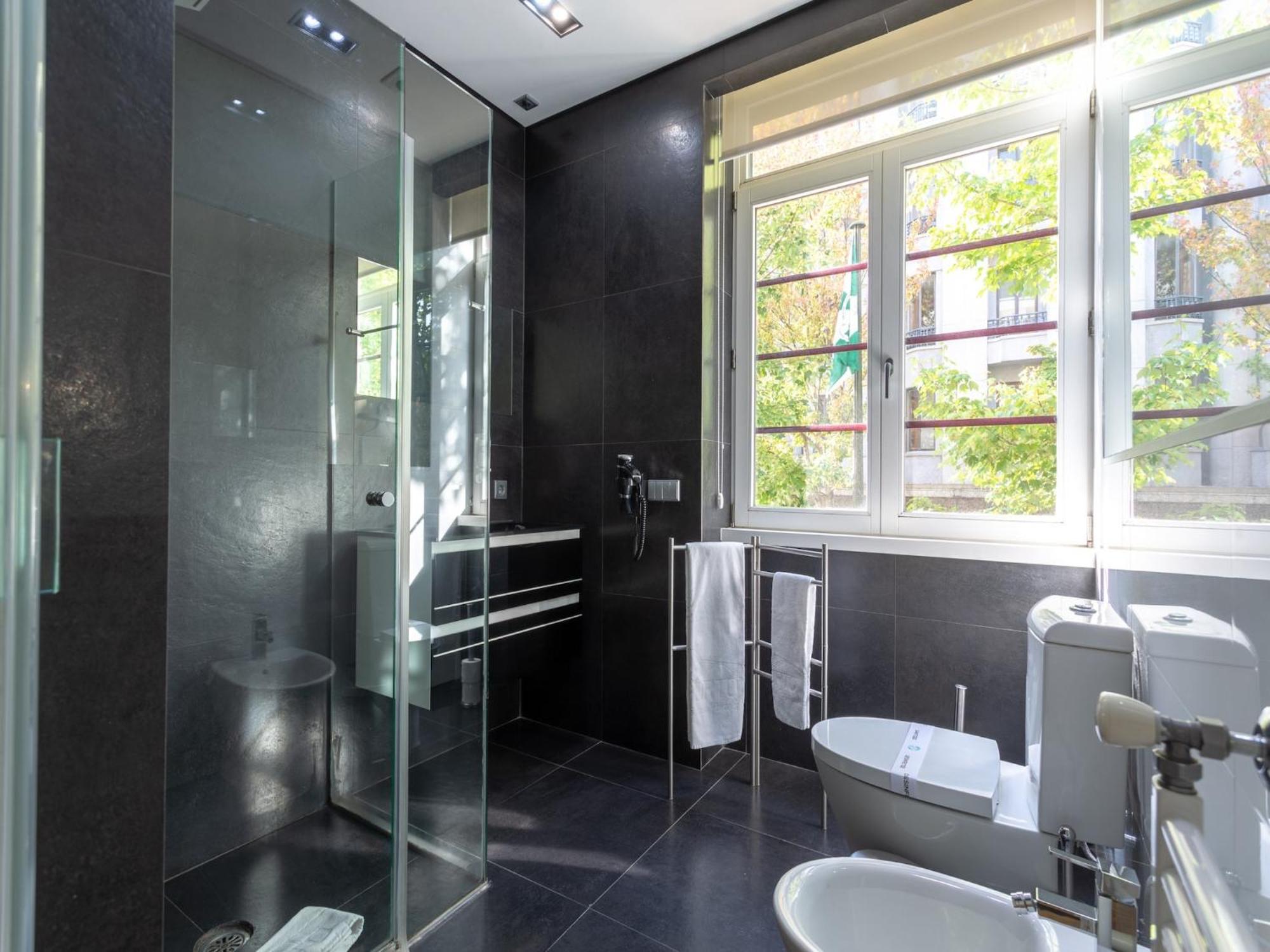 Spacious Near Bolhao Market Apartment *