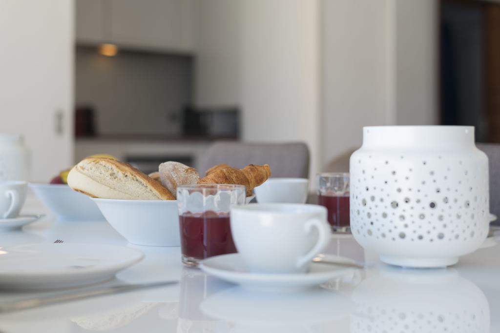 Apartment Lovelystay - Casas Brancas - Modern Apartment With Balcony & Free Private Parking