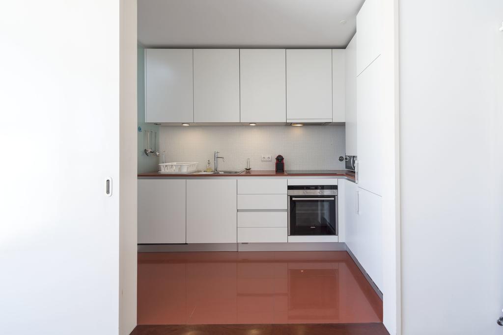 Lovelystay - Casas Brancas - Modern Apartment With Balcony & Free Private Parking Apartment Porto