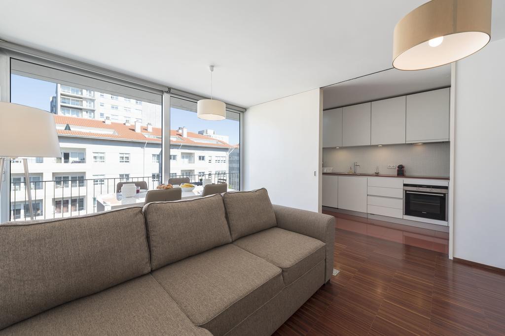 Lovelystay - Casas Brancas - Modern Apartment With Balcony & Free Private Parking Porto