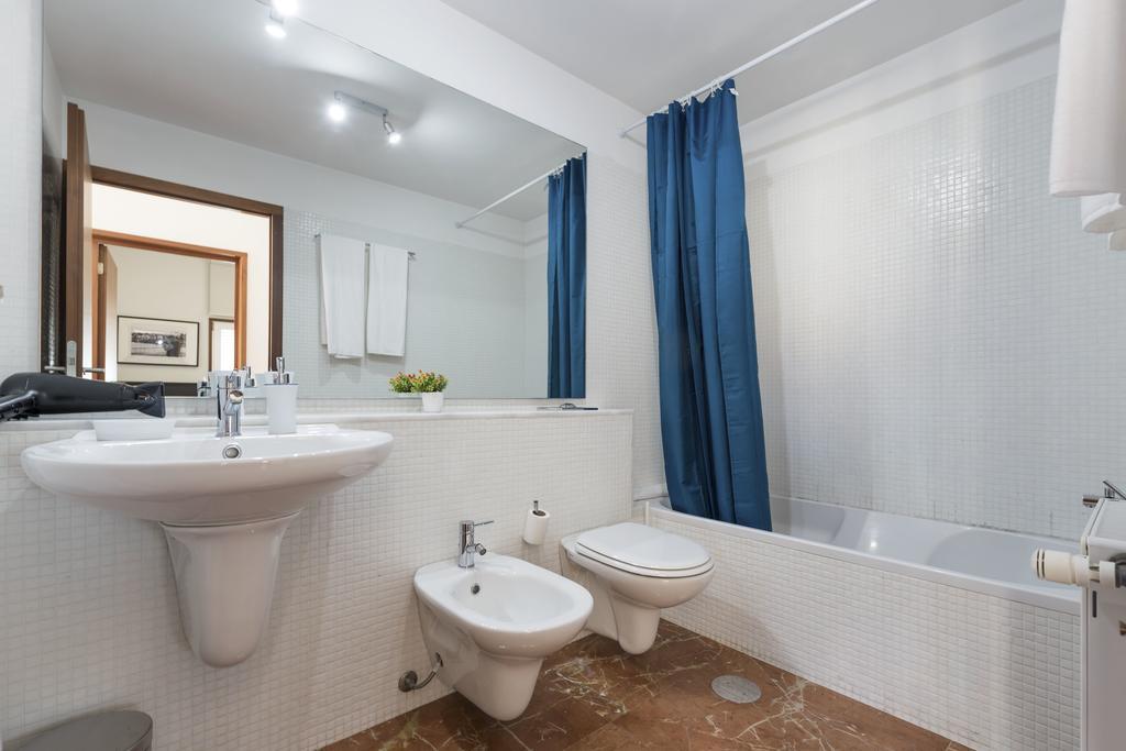 Lovelystay - Casas Brancas - Modern Apartment With Balcony & Free Private Parking Apartment Porto