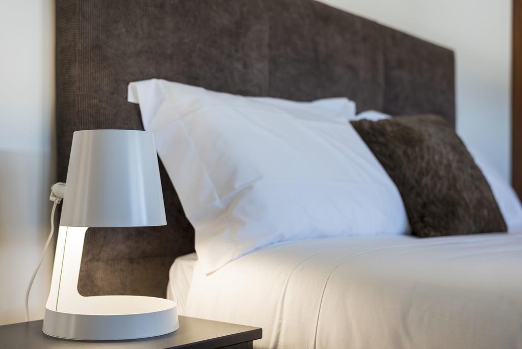Apartment Lovelystay - Casas Brancas - Modern Apartment With Balcony & Free Private Parking *