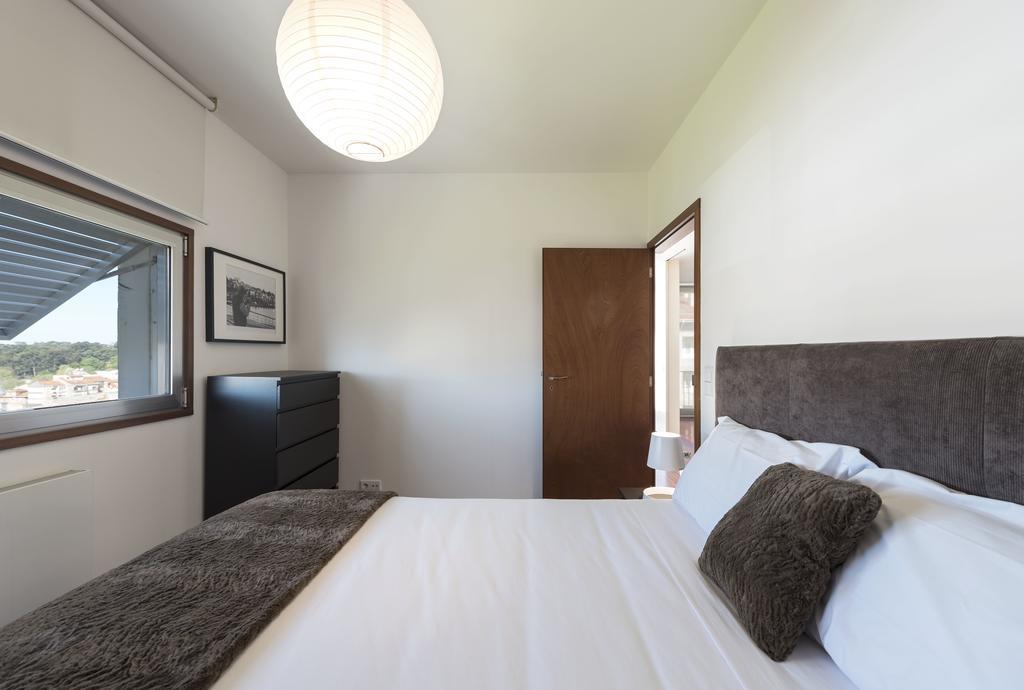 Lovelystay - Casas Brancas - Modern Apartment With Balcony & Free Private Parking *