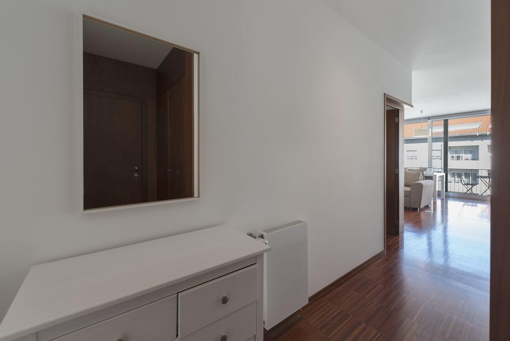 Apartment Lovelystay - Casas Brancas - Modern Apartment With Balcony & Free Private Parking