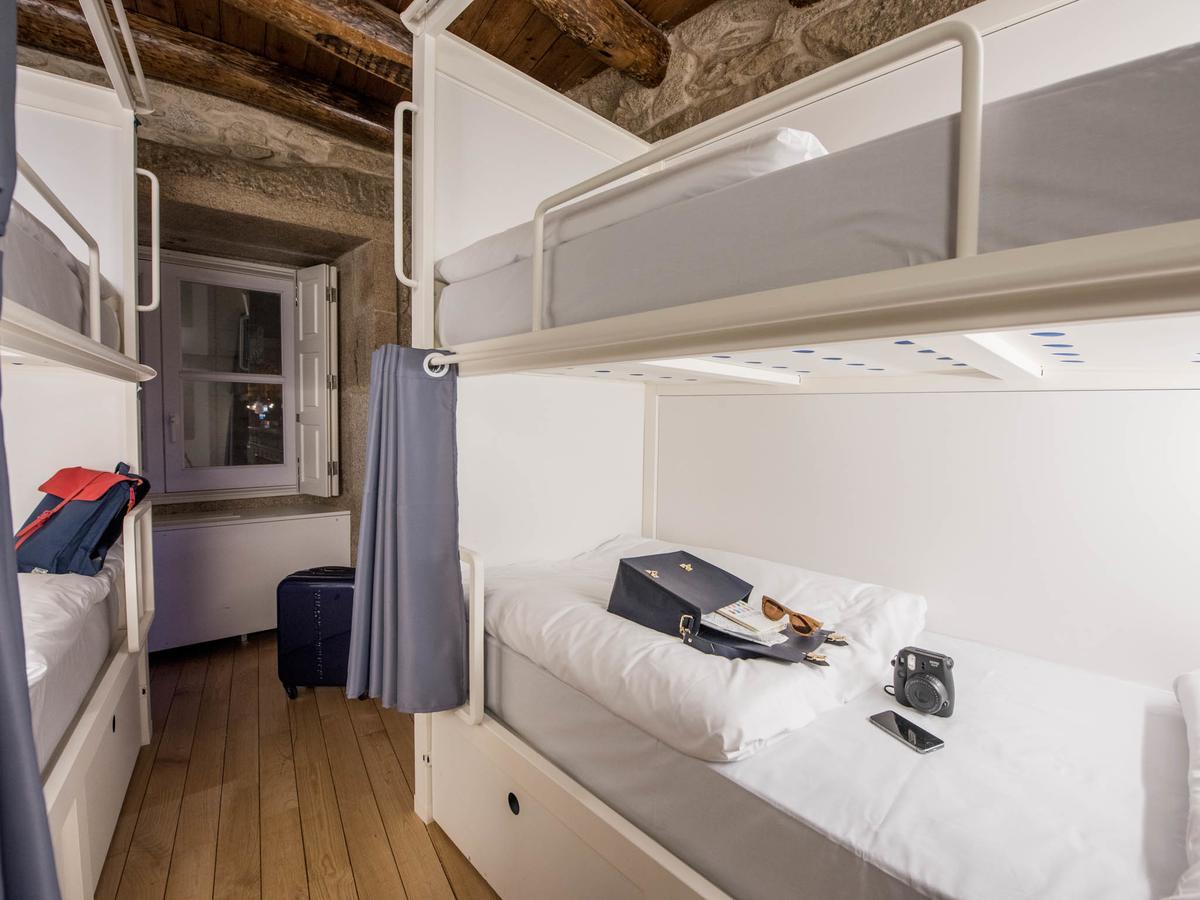 Bluesock Hostel *