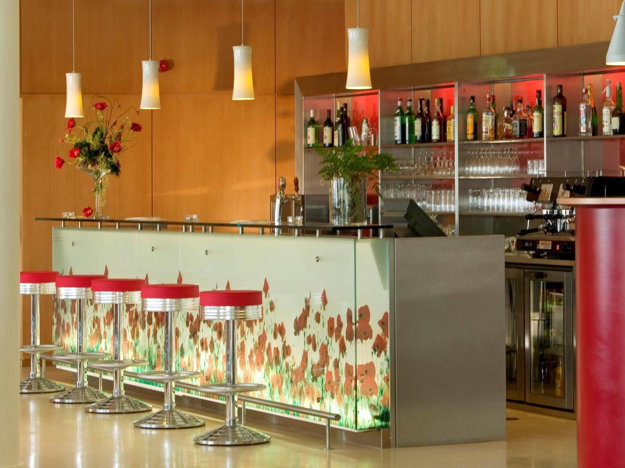 Ibis Sao Joao 2*