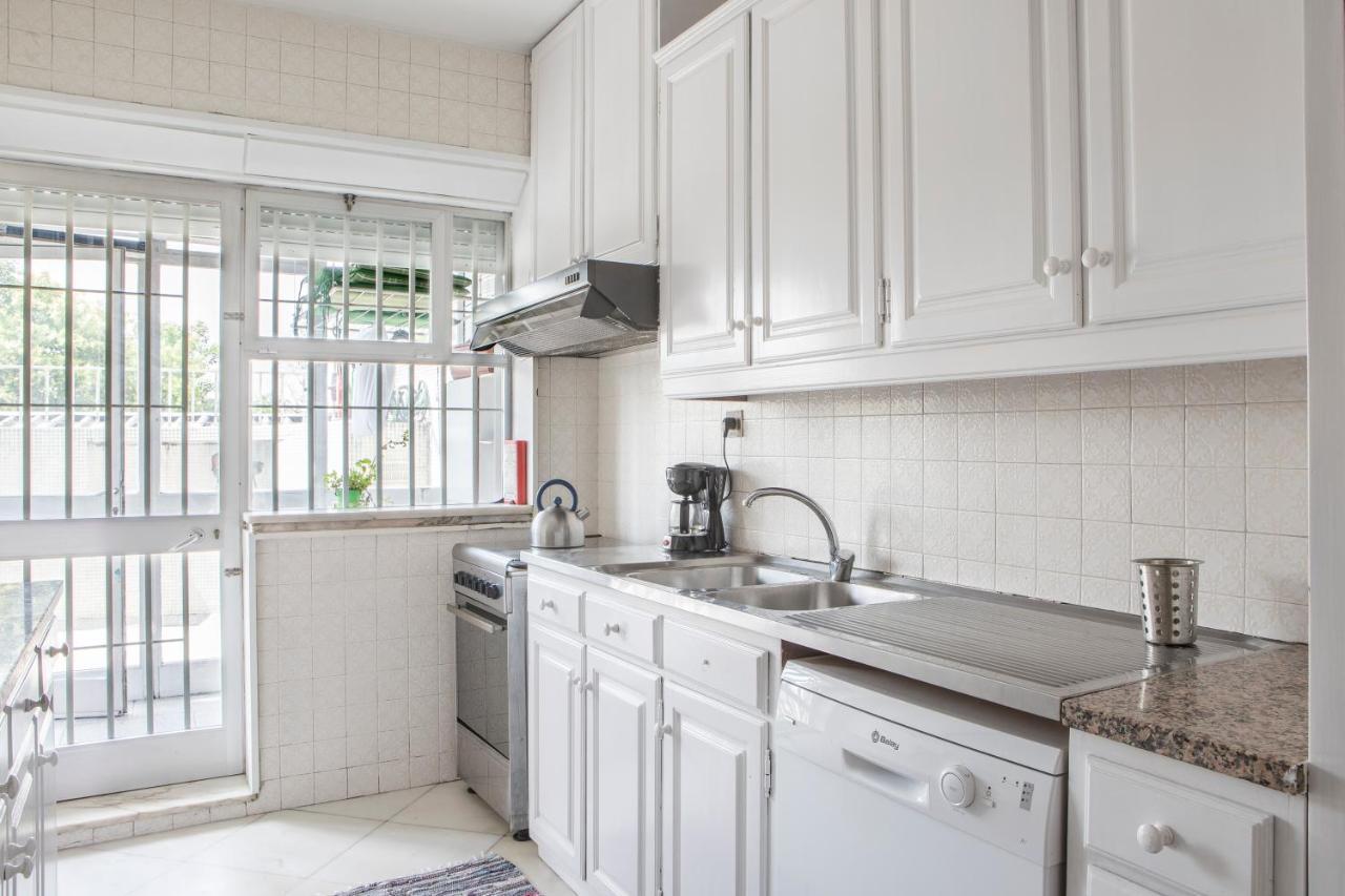 Downtown With Terrace - 4 Bedrooms *