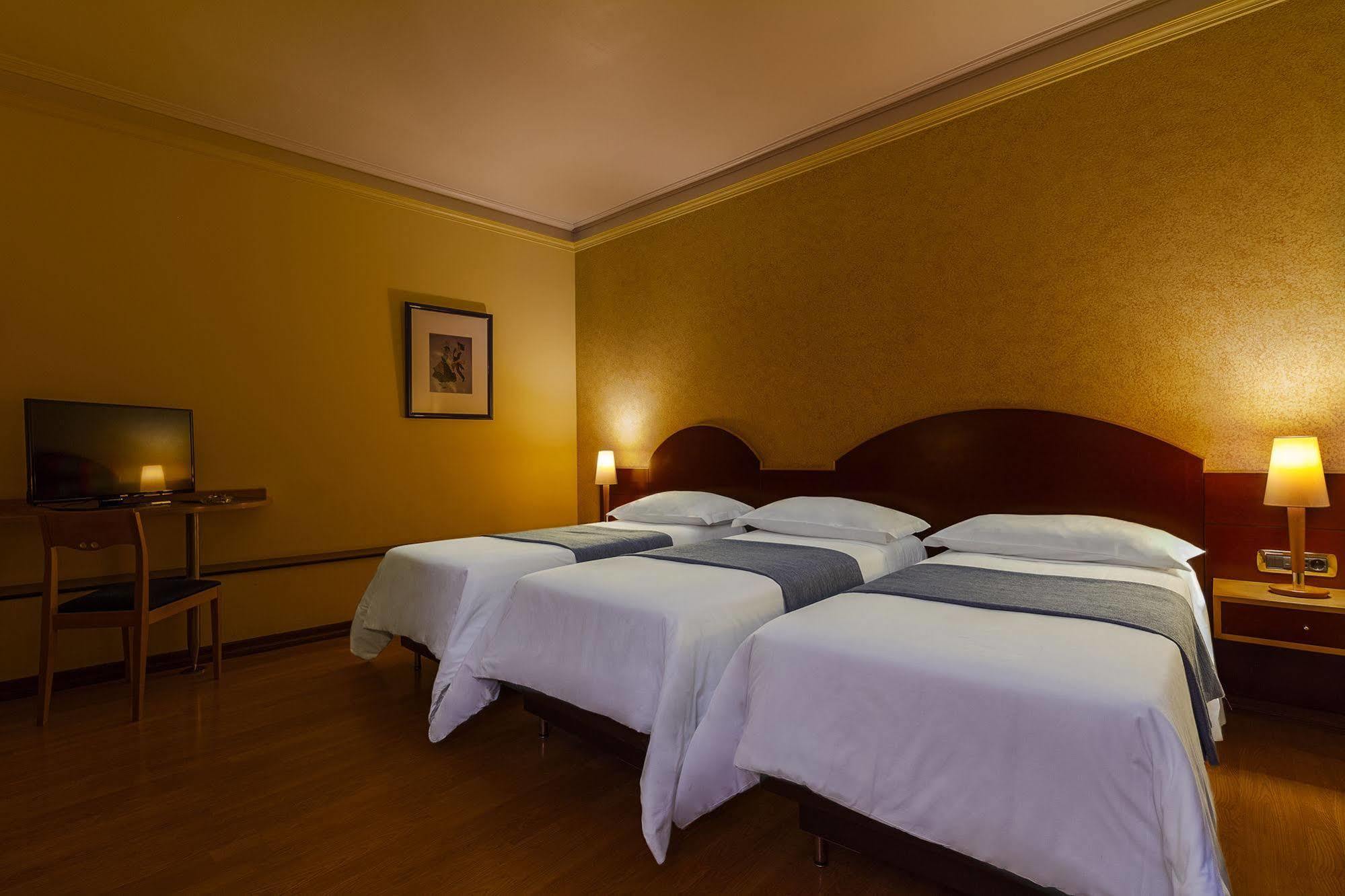 Internacional Hotel 3*