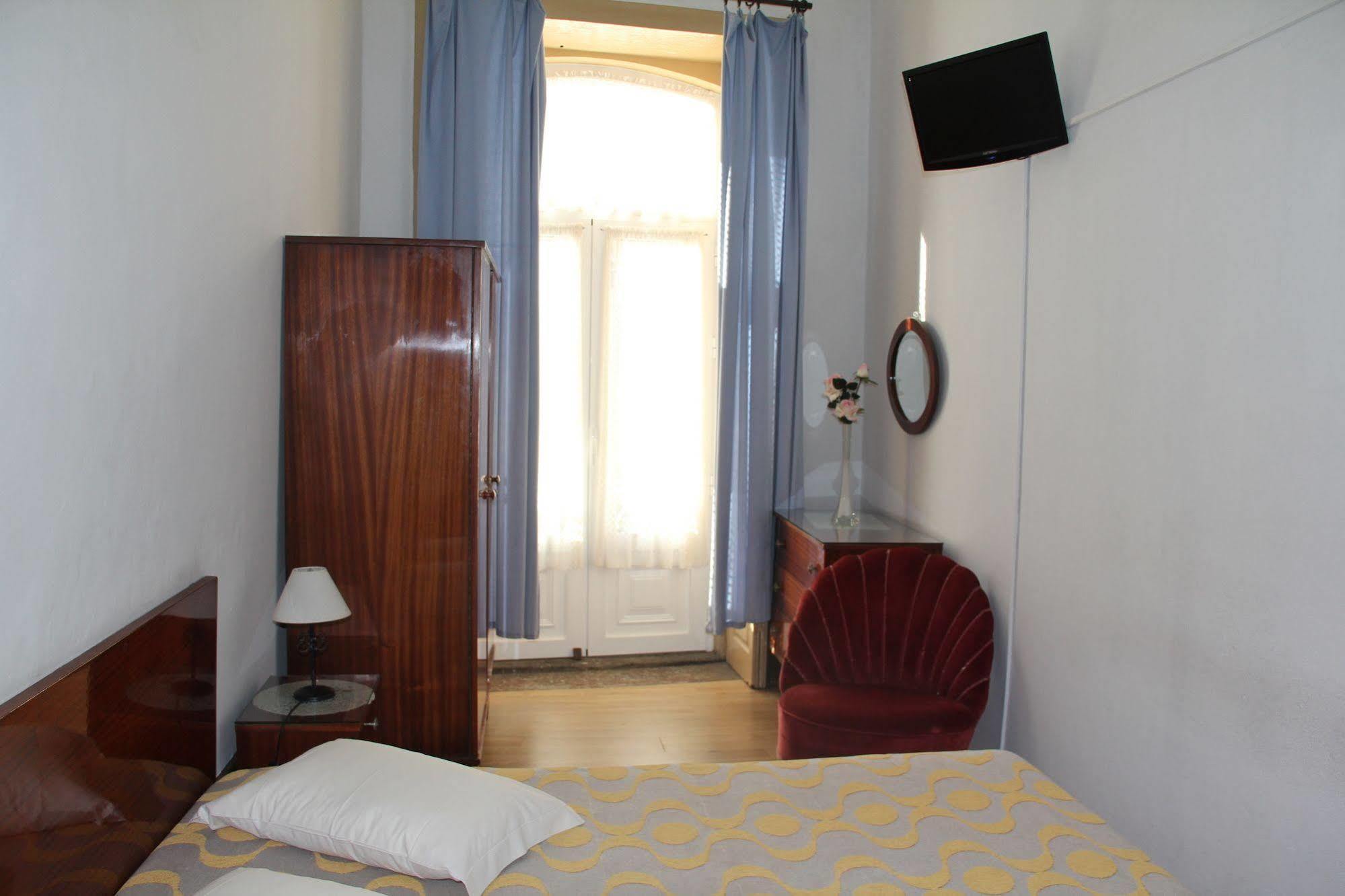 Almada 2* Porto