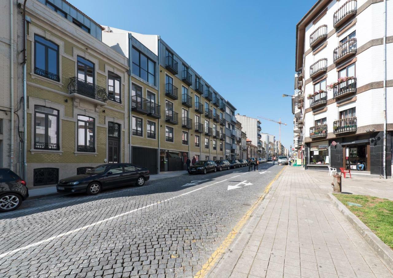 Lovelystay - Downtown Balcony With Free Parking *