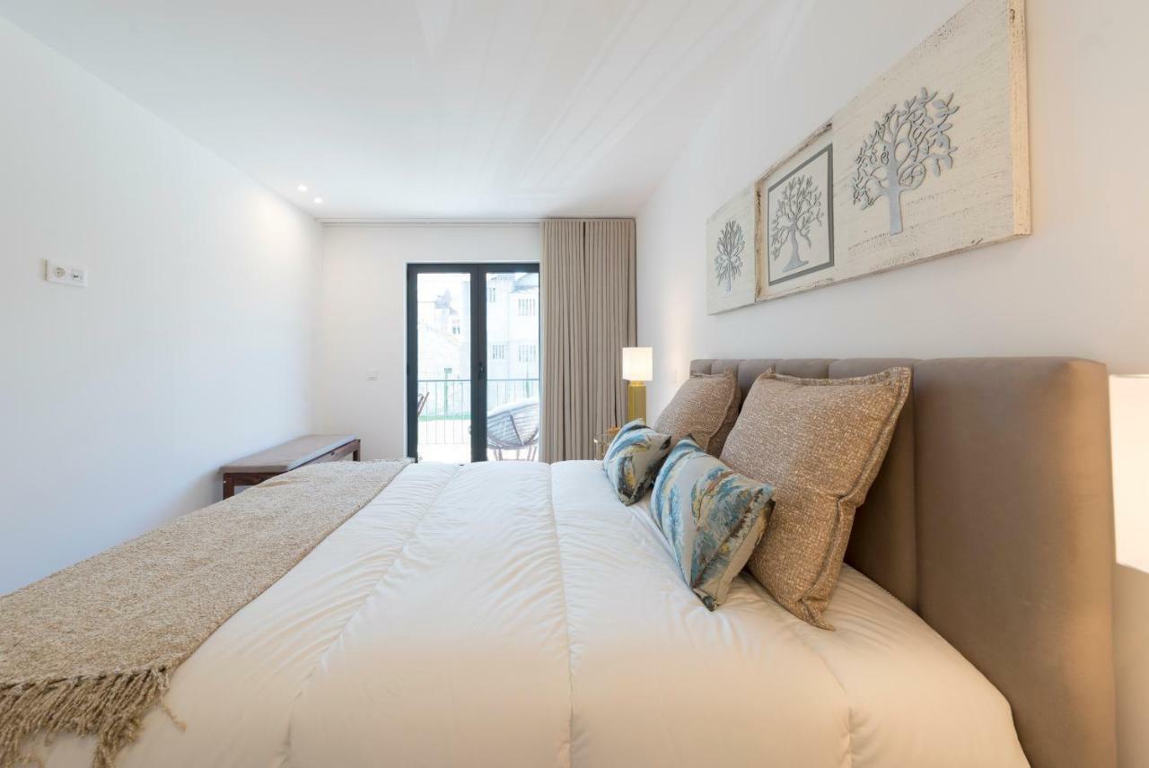 Lovelystay - Downtown Balcony With Free Parking