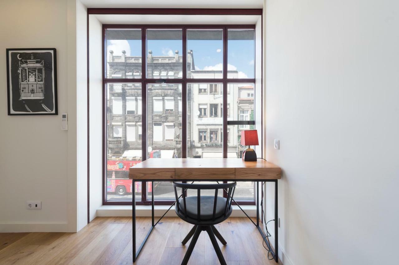 Contemporary Flat Near Sao Bento By Lovelystay