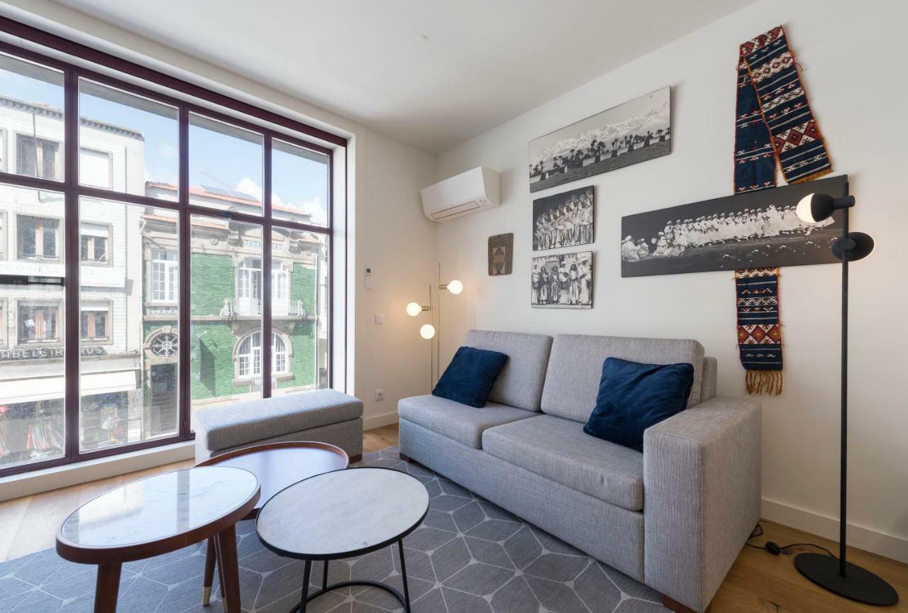Contemporary Flat Near Sao Bento By Lovelystay * Porto