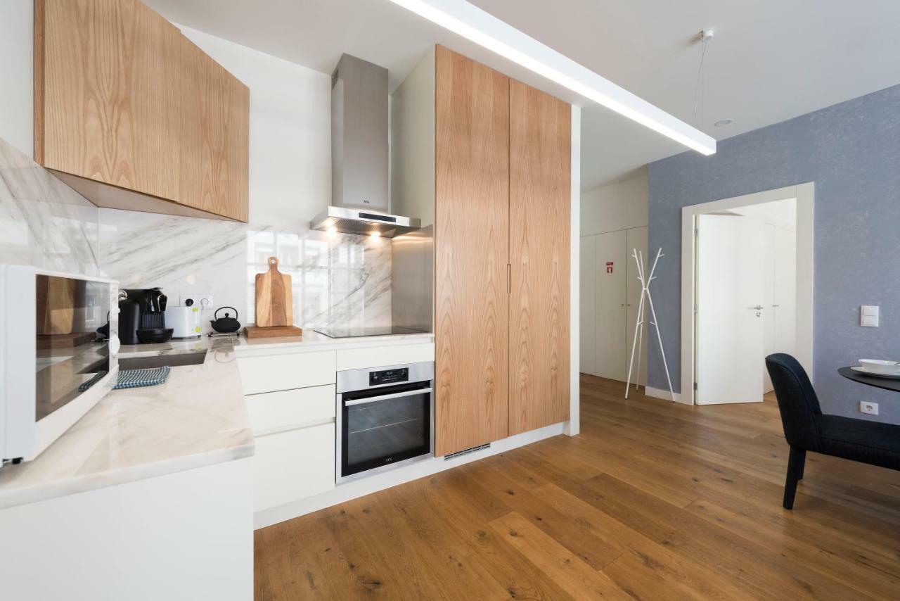 Contemporary Flat Near Sao Bento By Lovelystay * Porto