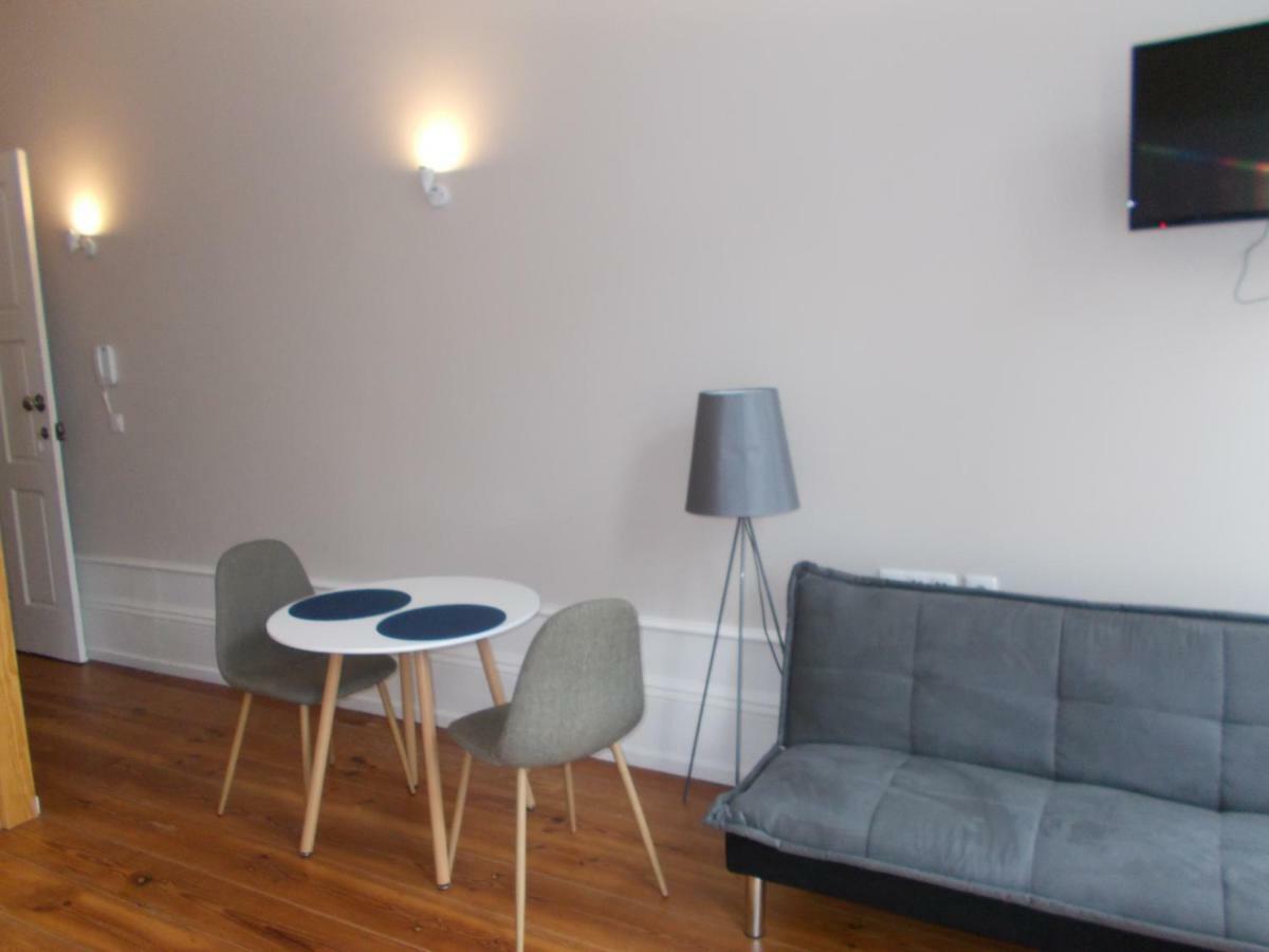Apartment Market Place *