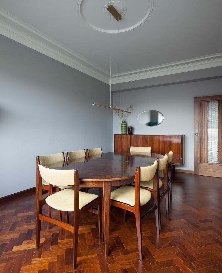 Art Deco apartment over Bolhão Market