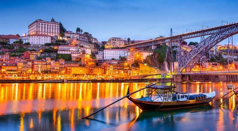 Douro Floating House * Porto