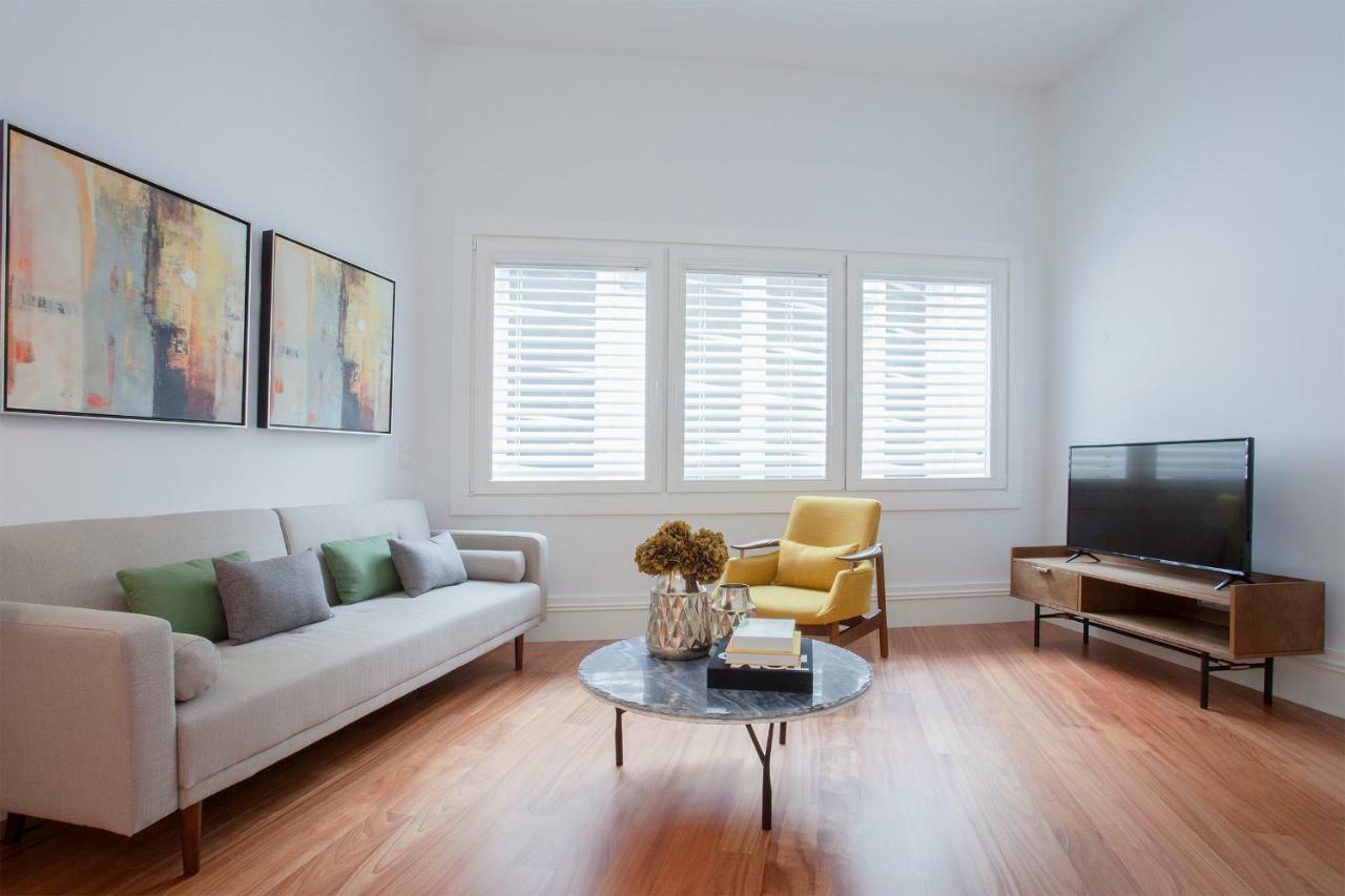 Liiiving In | Aliados Luxury Apartment