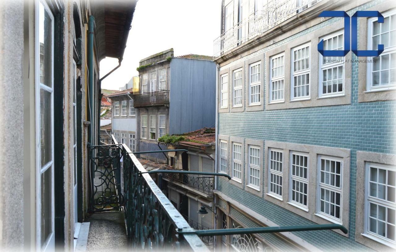 Apartment Market Place *