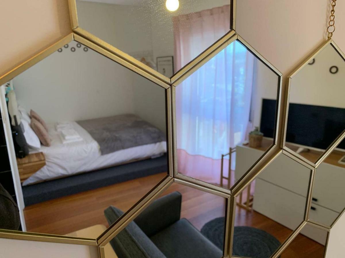 Sp199 Flat By Apartment *