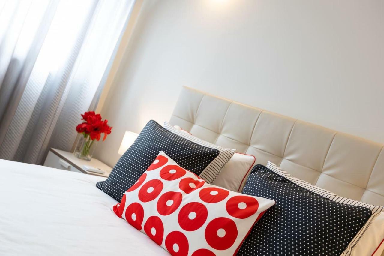 Apartment Trindade Sunny Downtown With Balcony & Ac Porto
