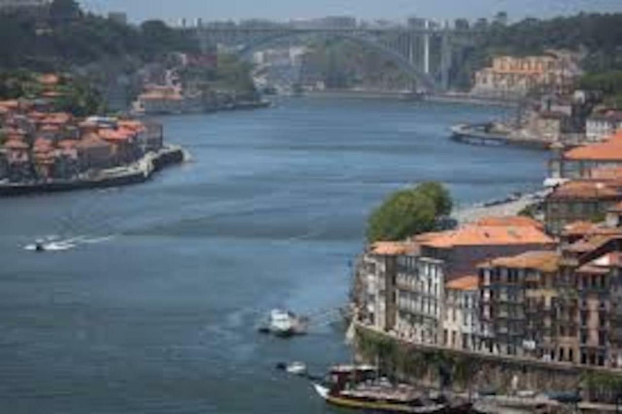 Trindade Sunny Downtown With Balcony & Ac * Porto
