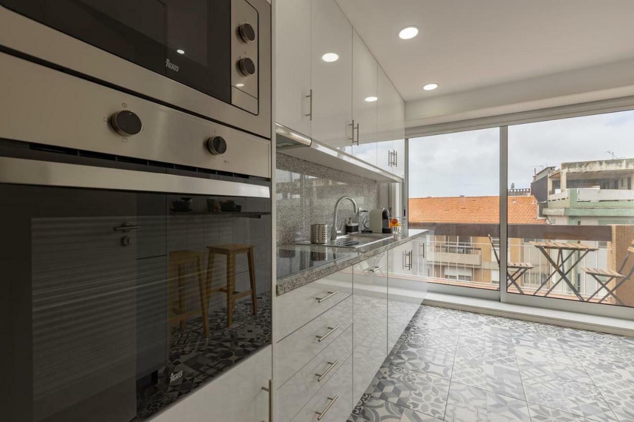 Trindade Sunny Downtown With Balcony & Ac Porto