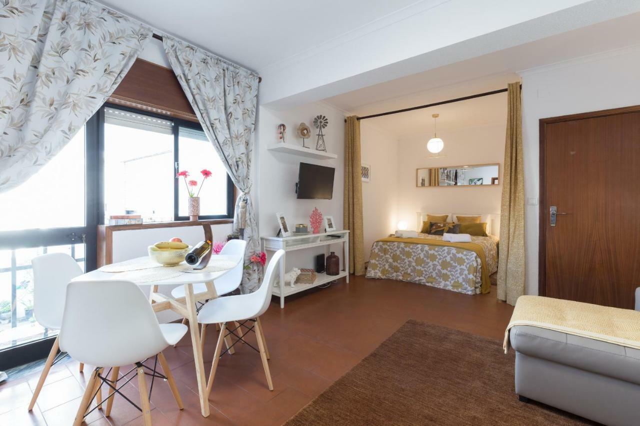 2 Comfy Bright Flats With Netflix * Porto