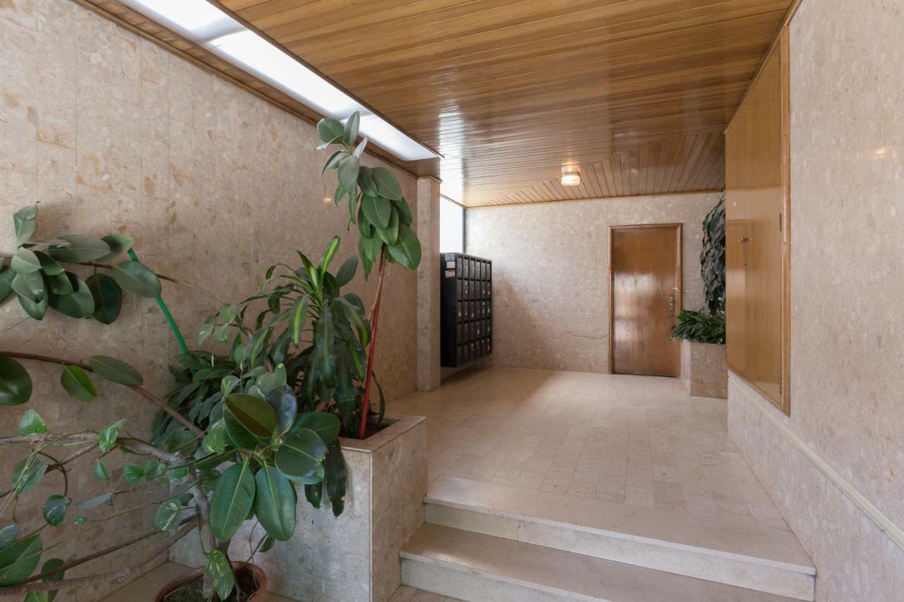 2 Comfy Bright Flats With Netflix * Porto