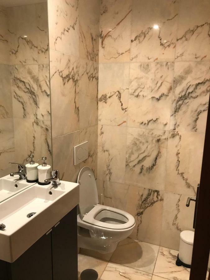 Guest house Metro Heroismo 2*