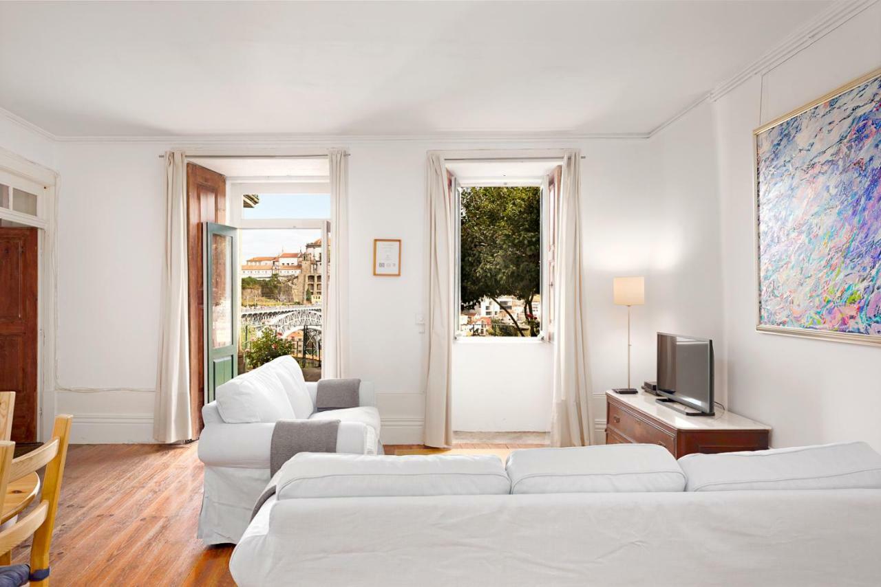 Manor House Apartment