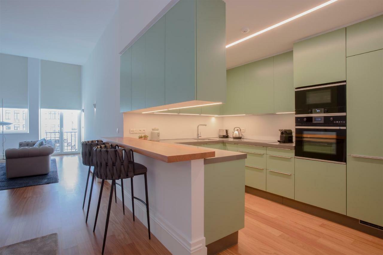 Liiiving In | Aliados Luxury Apartment
